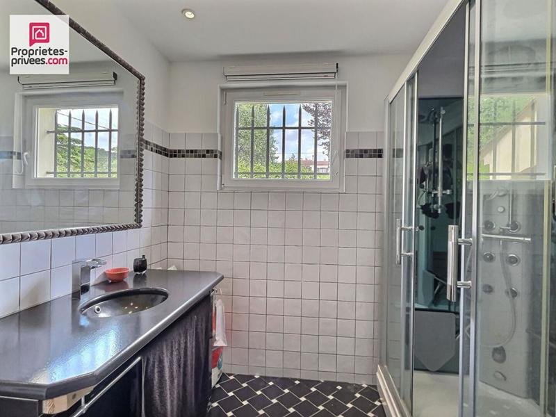 Maison - 217 m² - 7 pièces