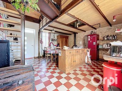 Maison - 96 m² - 4 pièces