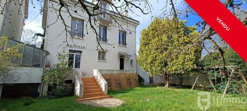 Maison bourgeoise - 217 m² - 8 pièces