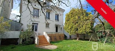 Maison bourgeoise - 217 m² - 8 pièces