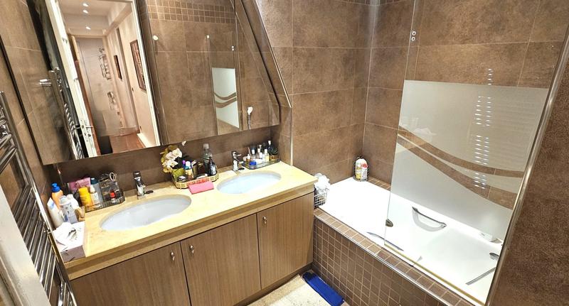 Appartement - 121 m² - 5 pièces