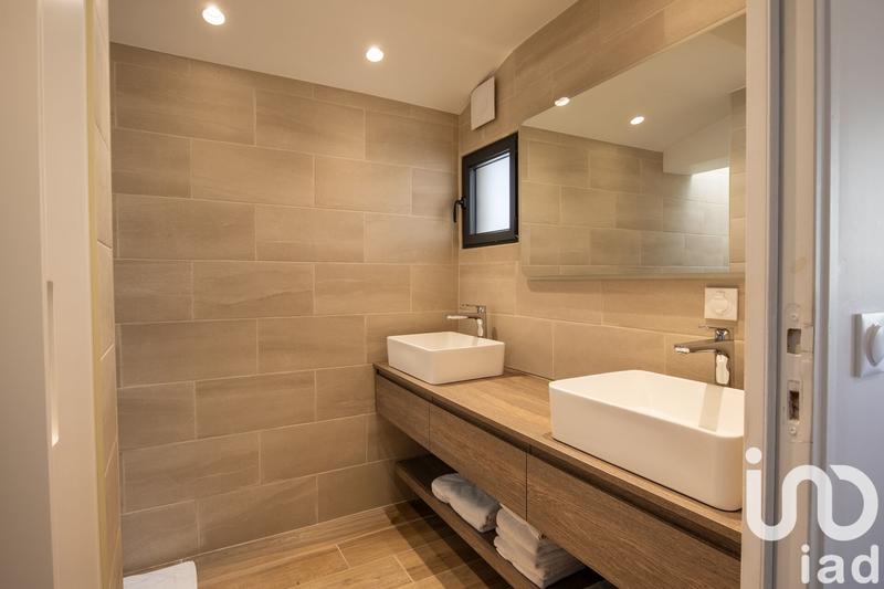 Maison de maîtres - 208 m² - 9 pièces