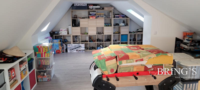 Maison - 250 m² - 9 pièces