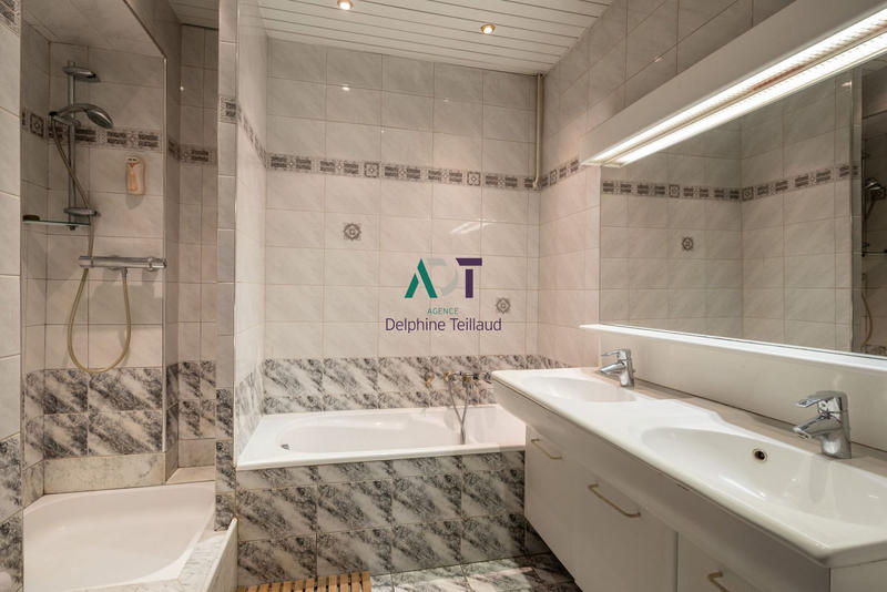 Appartement - 179 m² - 7 pièces