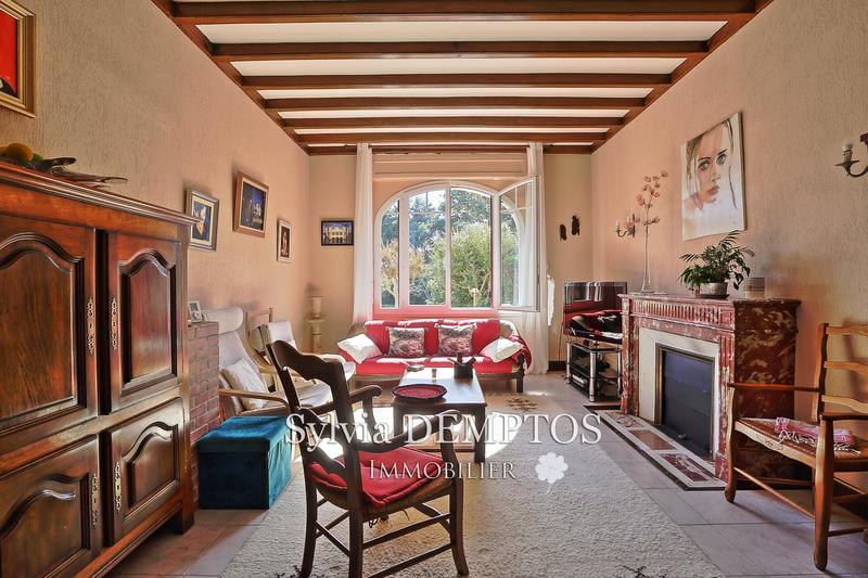 Maison - 273 m² - 12 pièces