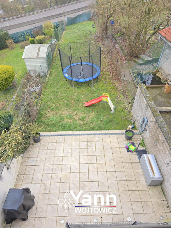 Maison - 92 m² - 5 pièces