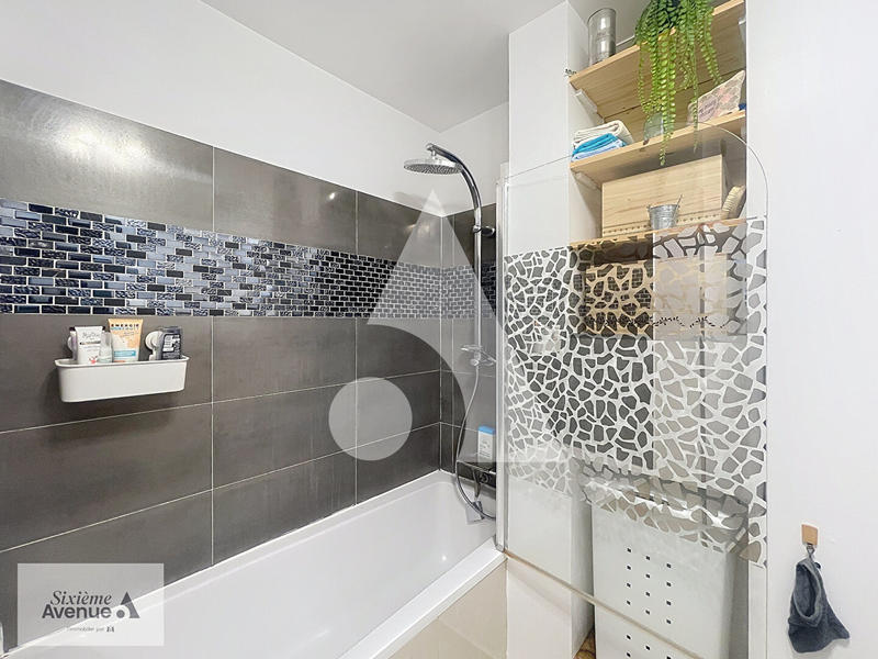 Appartement - 85 m² - 5 pièces