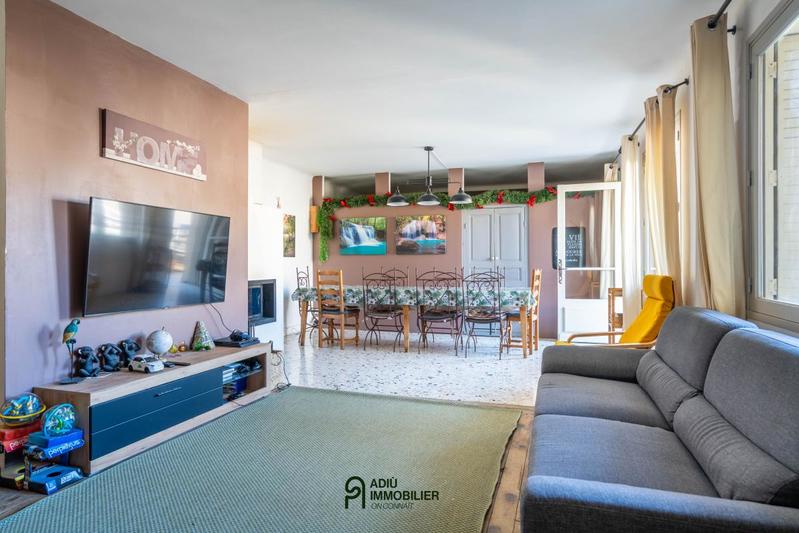 Maison - 220 m² - 12 pièces