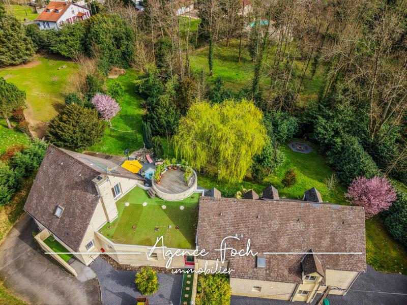 Maison - 495 m² - 14 pièces