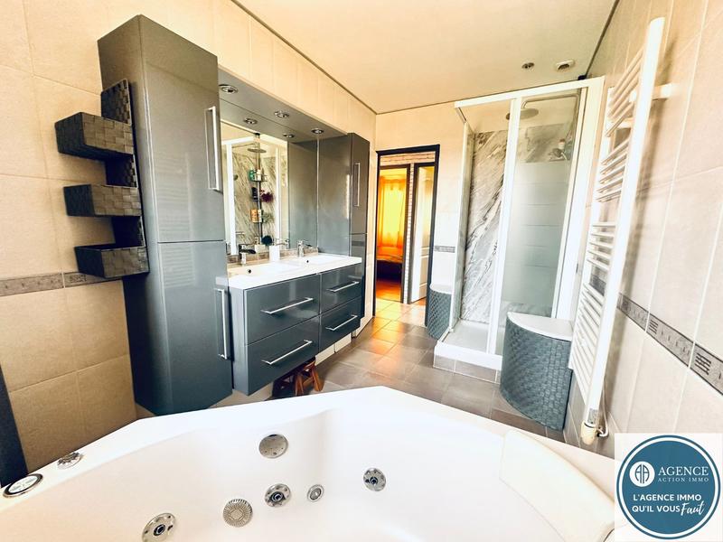 Maison - 110 m² - 6 pièces