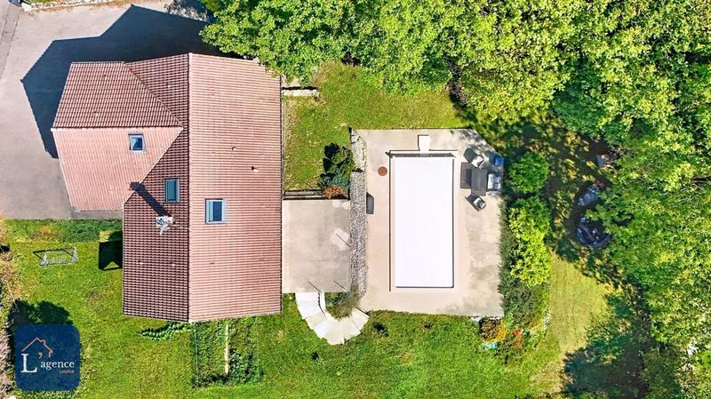 Maison - 277 m² - 6 pièces