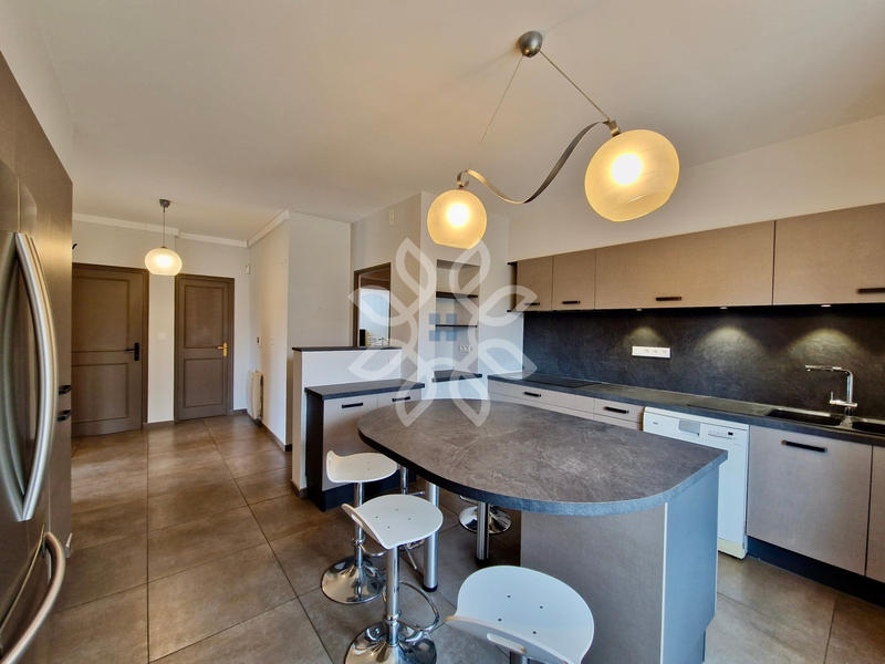 Propriété - 361 m² - 10 pièces