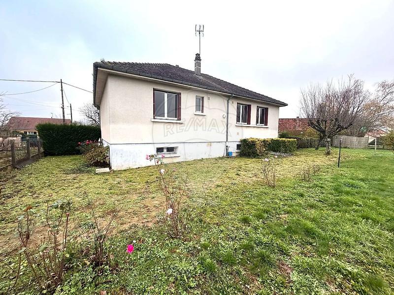 Maison - 93 m² - 4 pièces