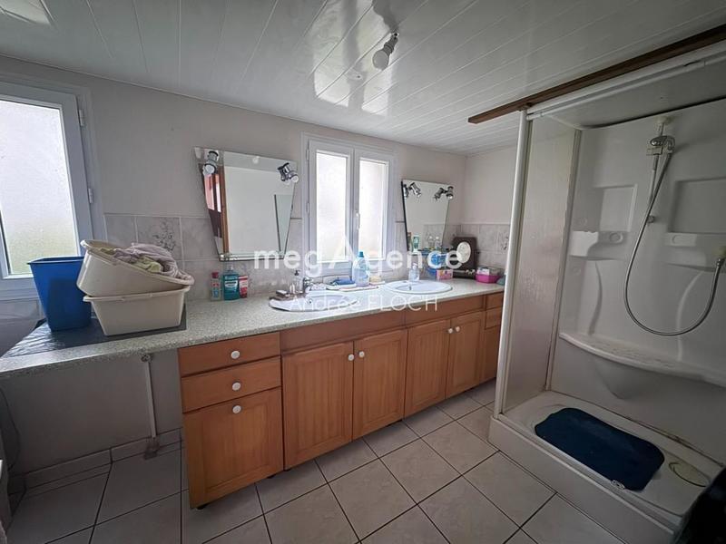 Maison en pierre - 117 m² - 9 pièces