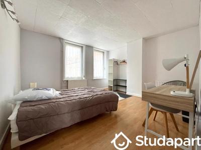 Chambre - 13 m² - 1 pièce