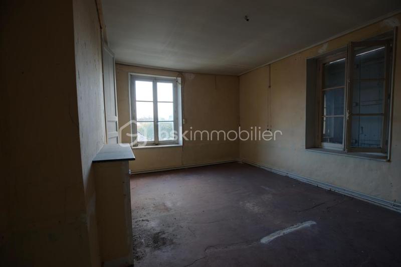 Maison traditionnelle - 234 m² - 6 pièces