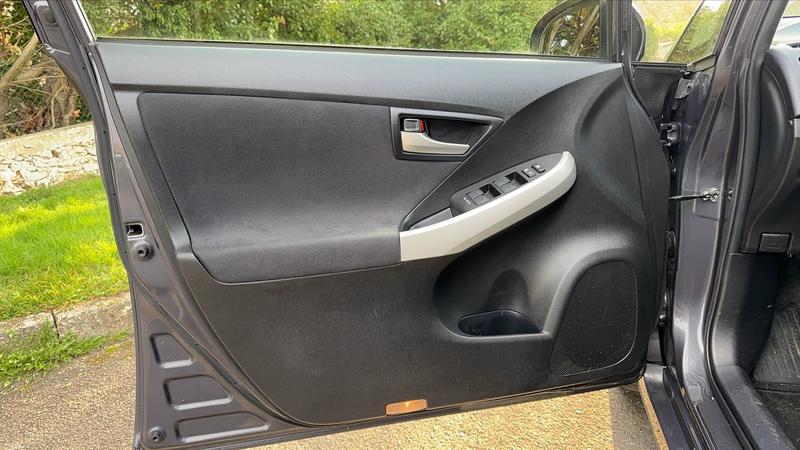 Toyota Prius 1.8 Vvt-i 136 Hybrid Cvt Dynamic