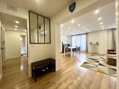 Appartement - 92 m² - 5 pièces