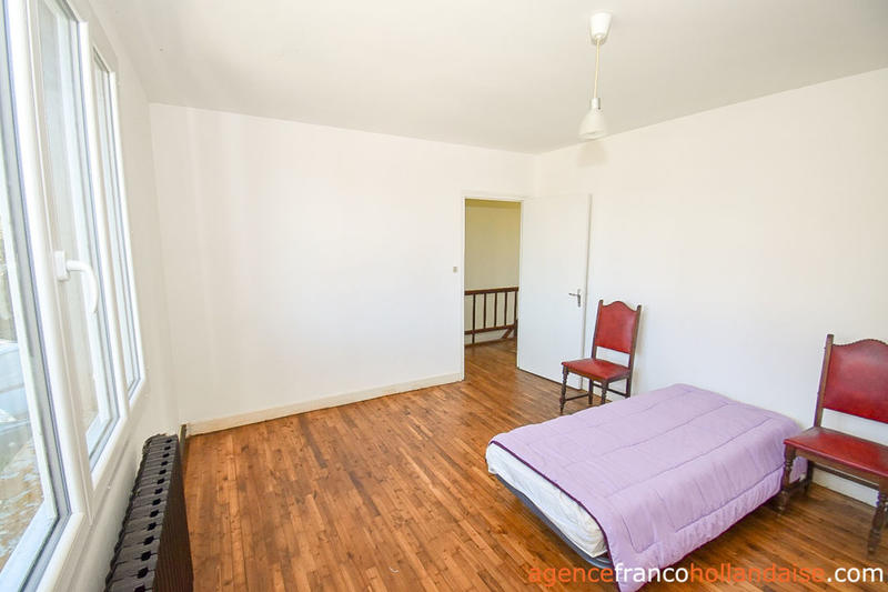 Maison - 152 m² - 8 pièces