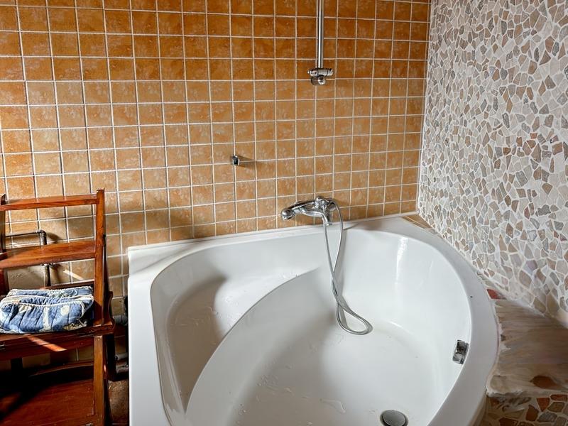 Maison - 221 m² - 6 pièces