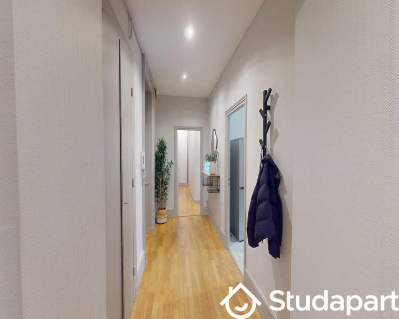 Chambre - 75 m² - 1 pièce