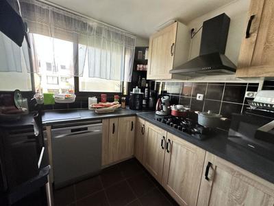 Appartement - 80 m² - 5 pièces