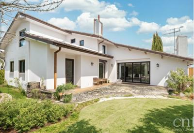 Propriété - 169 m² - 7 pièces