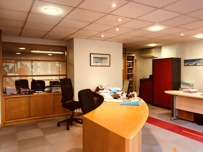 Local commercial - 98 m² - 5 pièces