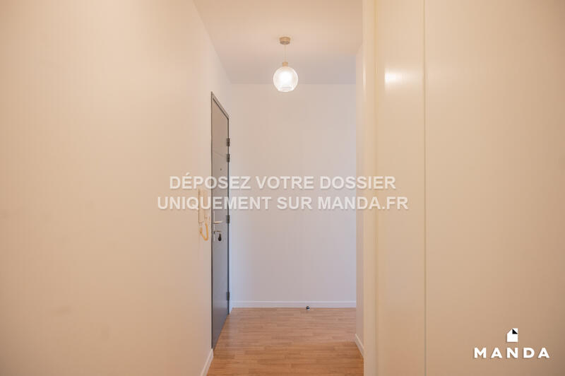 Chambre - 11 m² - 5 pièces
