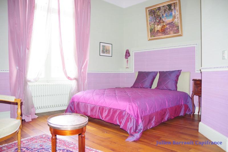 Château - 1 098 m² - 22 pièces