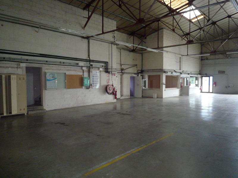 Entrepôt - 3 000 m² - 6 pièces