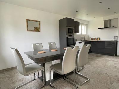 Maison - 85 m² - 5 pièces