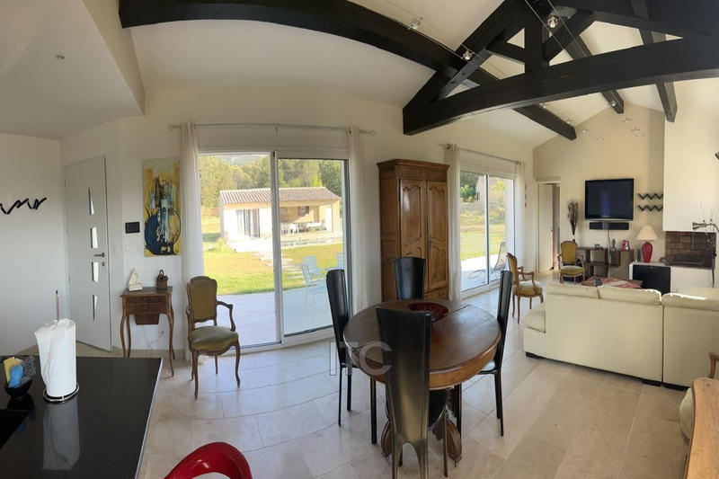 Villa - 220 m² - 5 pièces