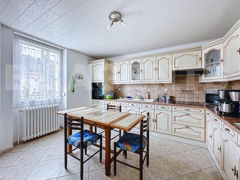 Maison - 168 m² - 7 pièces