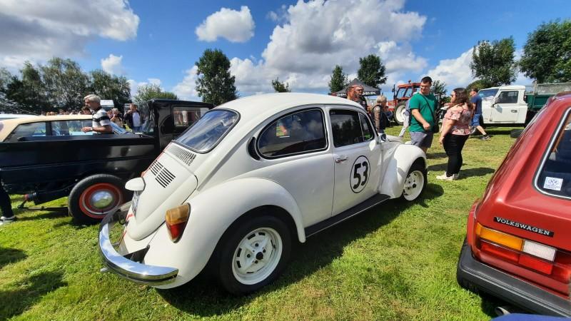 Exposition et baptèmes de véhicules anciens