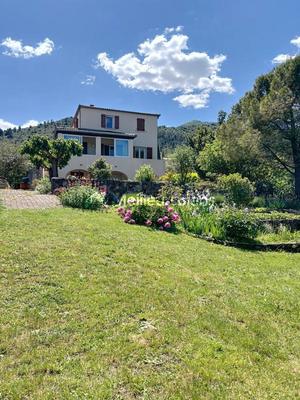 Maison - 145 m² - 7 pièces