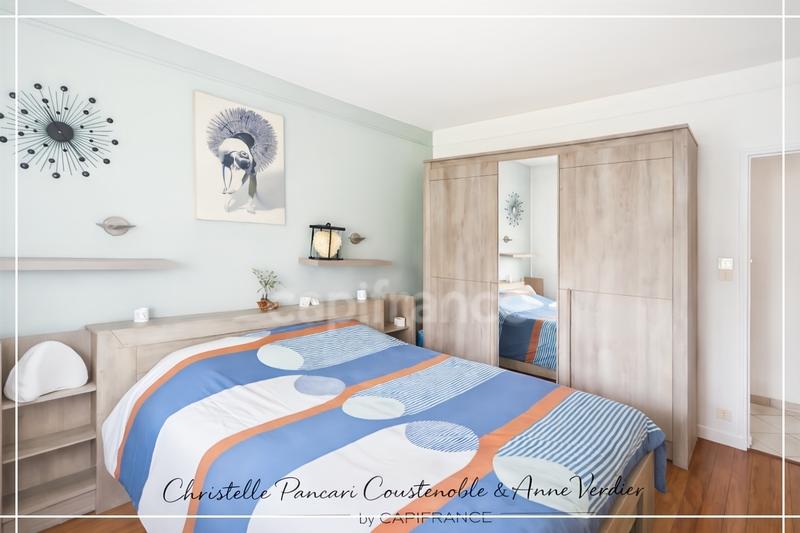 Maison - 230 m² - 8 pièces