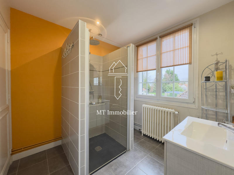 Maison - 181 m² - 8 pièces