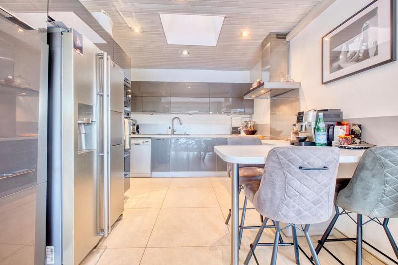 Pavillon - 135 m² - 6 pièces