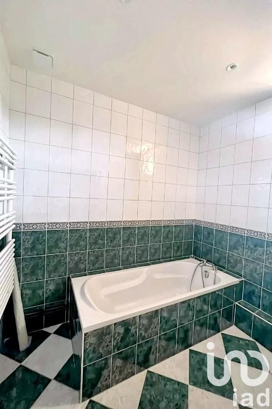 Maison - 99 m² - 5 pièces