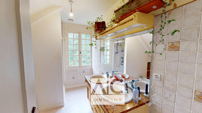 Maison - 151 m² - 6 pièces