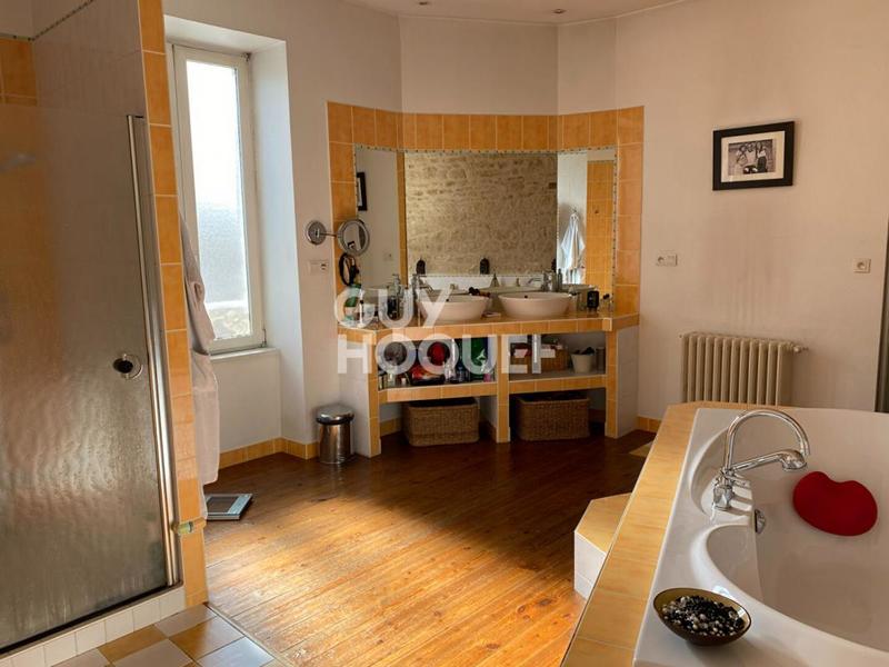 Maison de ville - 255 m² - 8 pièces