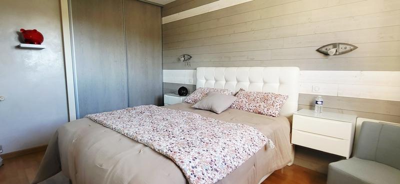 Maison traditionnelle - 166 m² - 6 pièces