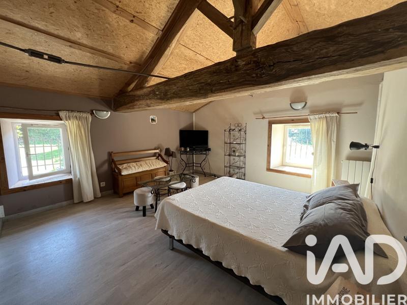 Maison - 220 m² - 5 pièces