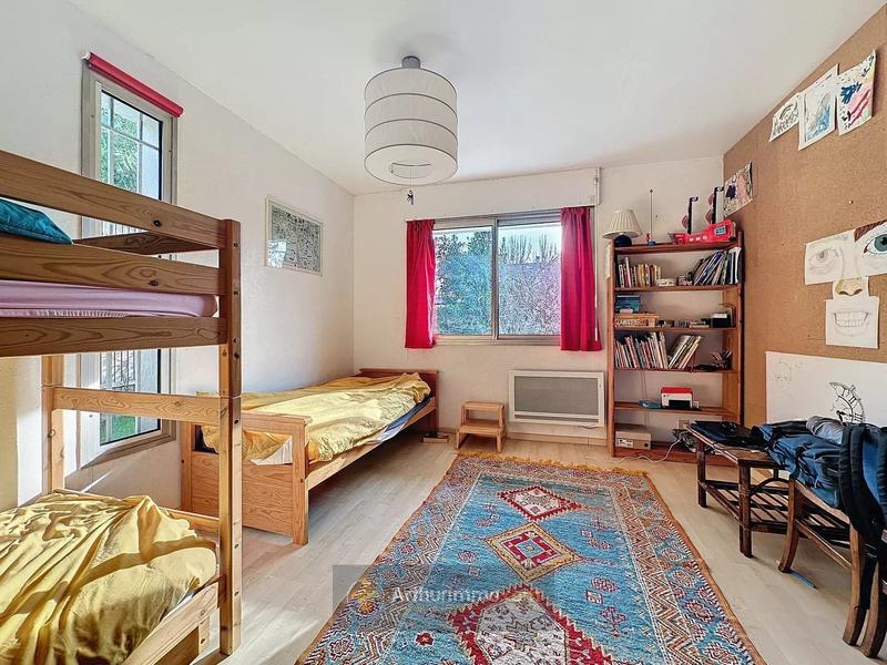 Maison - 236 m² - 11 pièces