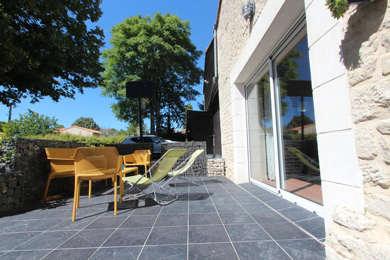 Maison - 225 m² - 7 pièces