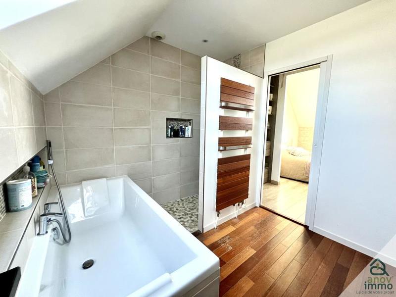 Demeure - 210 m² - 8 pièces