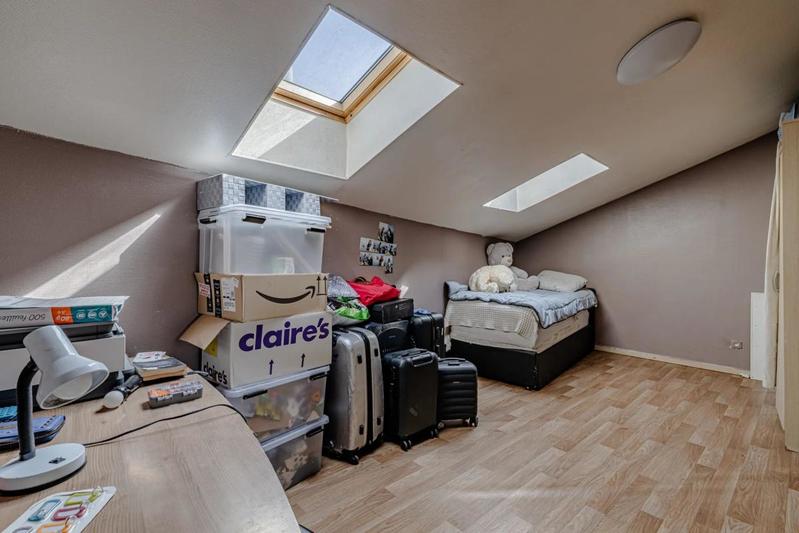 Maison - 140 m² - 5 pièces