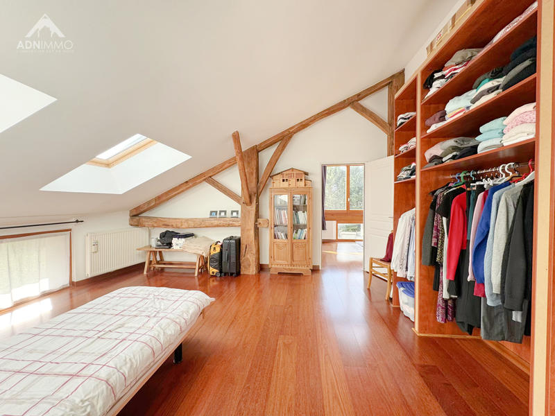 Maison - 280 m² - 6 pièces