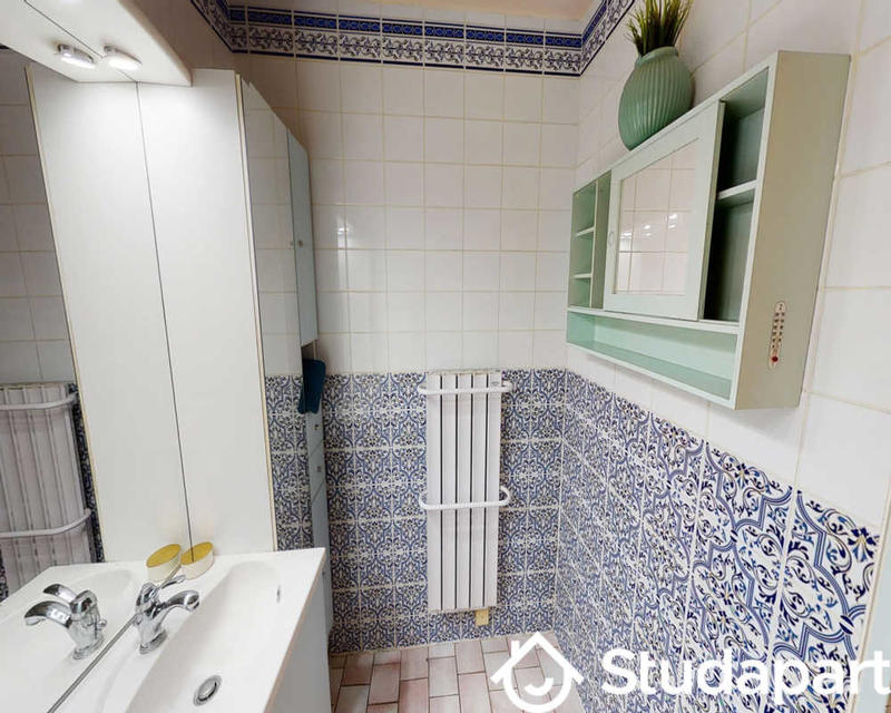 Chambre - 100 m² - 1 pièce